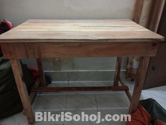 জরুরী ভিত্তিতে চেয়ার প্লাস টেবিল বিক্রি